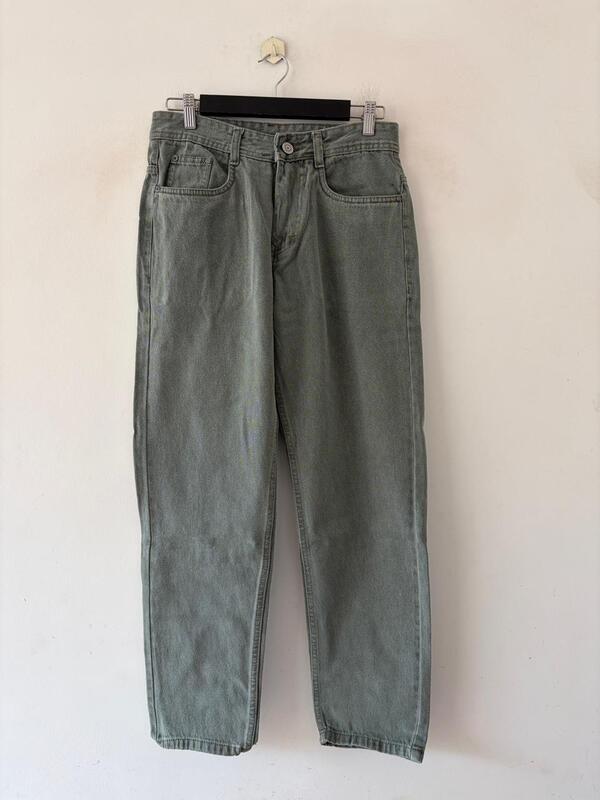 Greenish‑gray momfit jeans