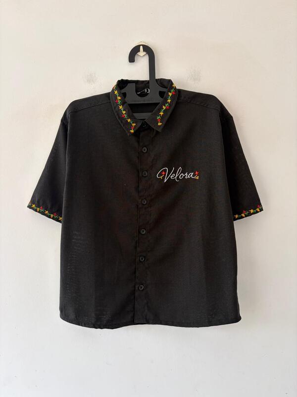 Onyx bloom embroidered shirt