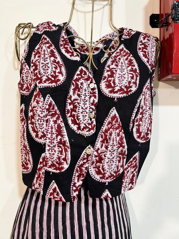 Nutan's princess top and straight skirt set - Black & Black Skirt