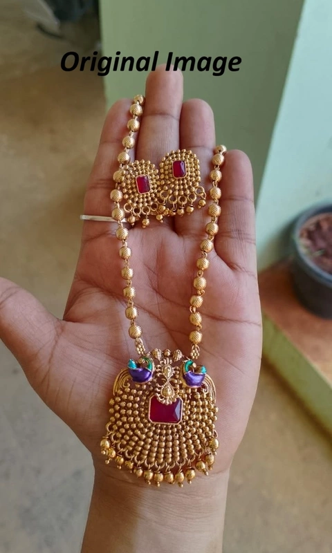 Traditional Gold Tone Choker Set with Drop Earrings