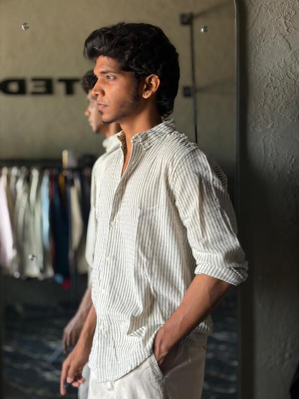 Chalk white textured stripes shirt