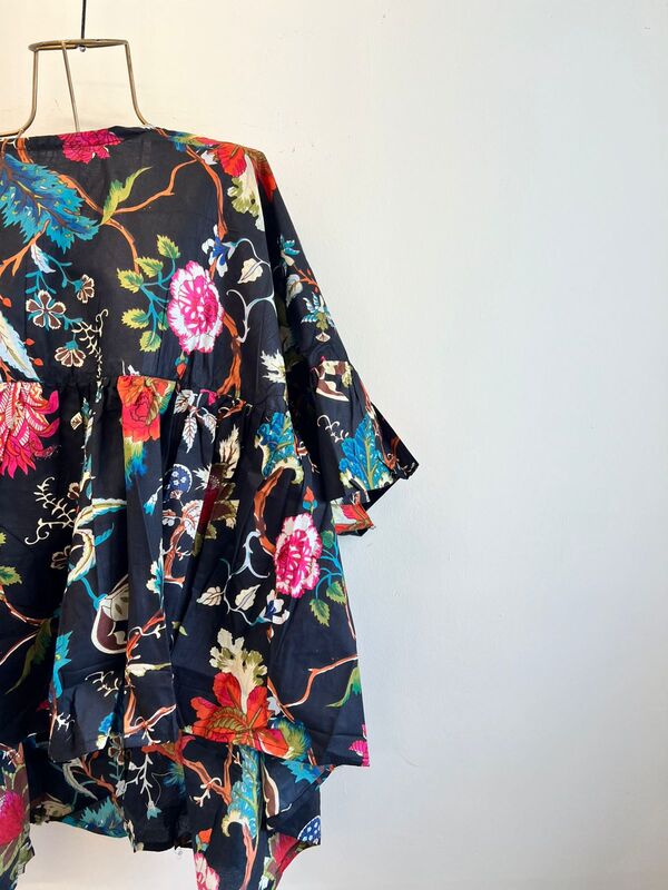 Noma's Cascade Top - Black & Flowers