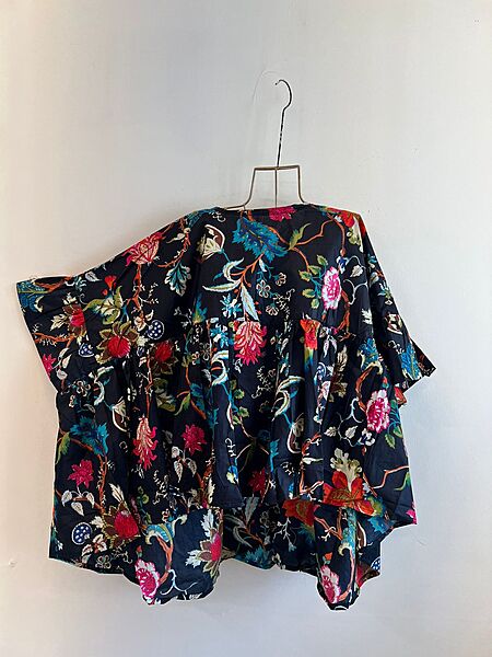 Noma's Cascade Top - Black & Flowers