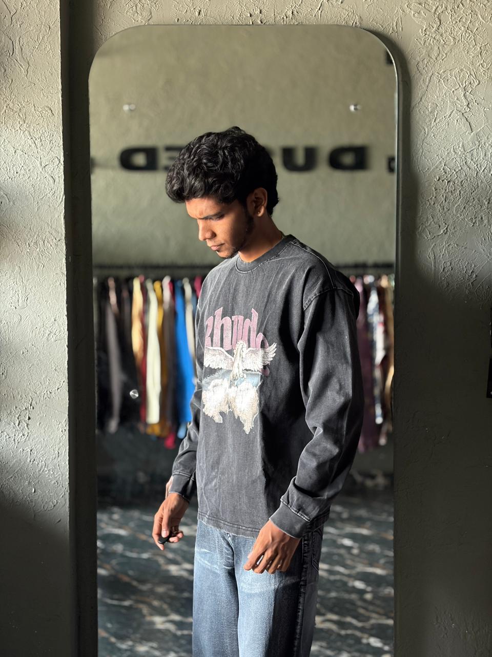 Black acidwash pegasus tee