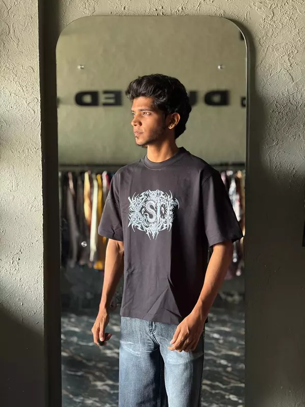 Black frost emblem oversized tee