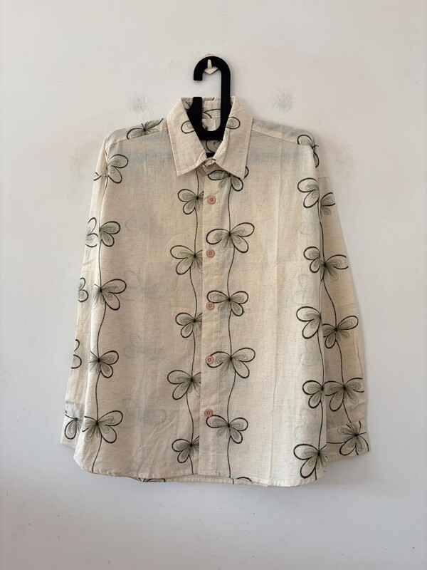 Clover line embroidered shirt
