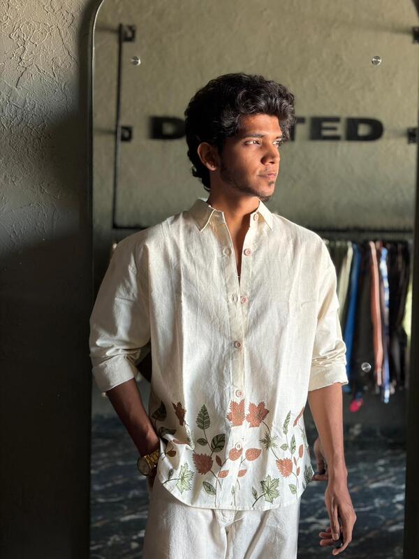 Maple leaf embroidered shirt
