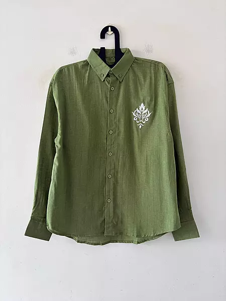 Sage crest embroidered shirt