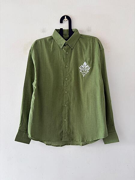 Sage crest embroidered shirt