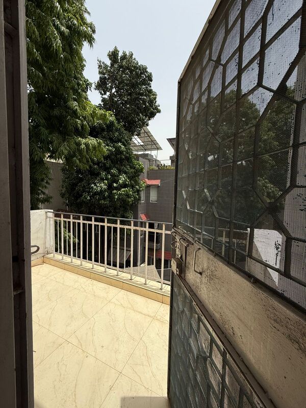 Warm Vibes Only Vasant Vihar New Delhi