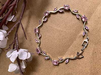 The Tulip Bracelet The Tulip Bracelet