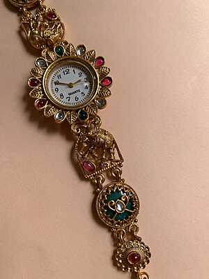 Royal Elephant Motif Antique Bracelet Watch Royal Elephant Motif Antique Bracelet Watch