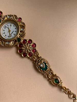 Antique-Style Festive Bracelet Watch Antique-Style Festive Bracelet Watch