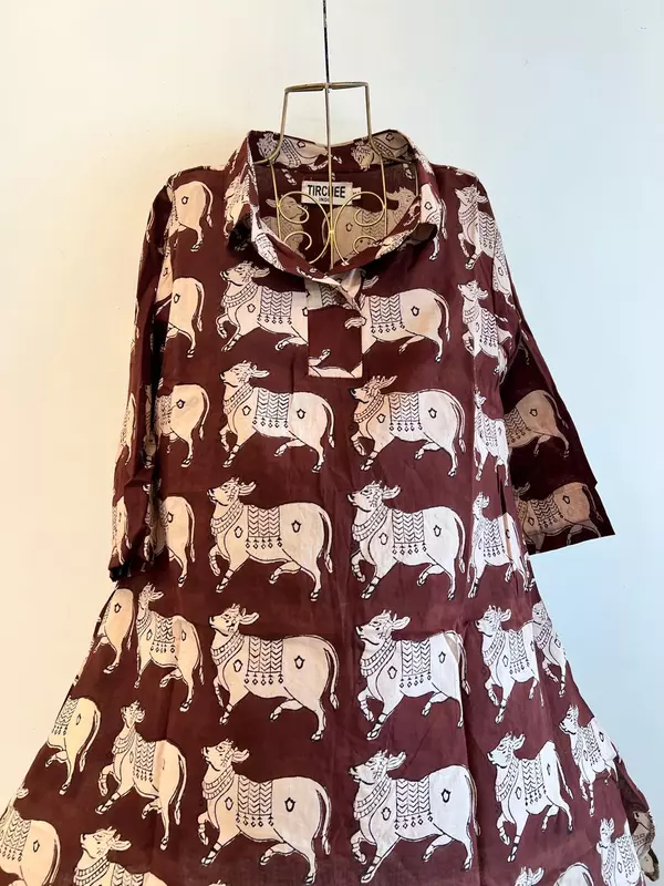 Kavya's High-Low Collared Top - Maroon & Pichwai Cows