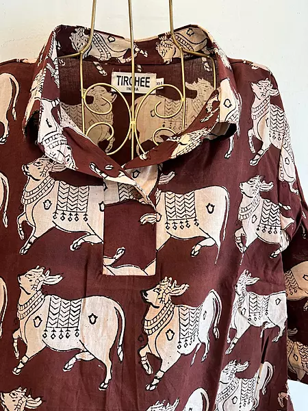 Kavya's High-Low Collared Top - Maroon & Pichwai Cows