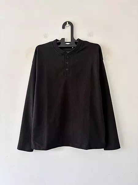 Noir waffle henley tee