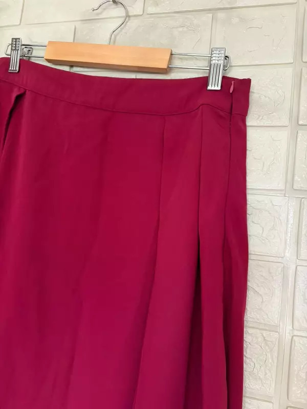 Vibrant Magenta Pleated High-Waisted Skirt