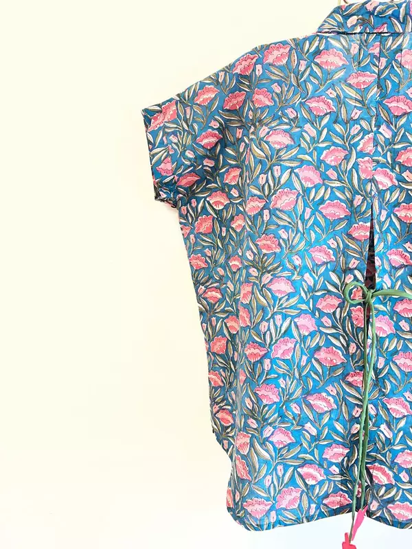 Ishq's Small Anti-fit with Back Open & Tie - Turquoise & Flowers