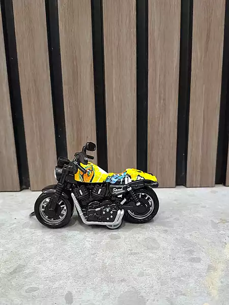 A Premium Miniature Sports Bike with Exceptional Detailing with removeable key rings