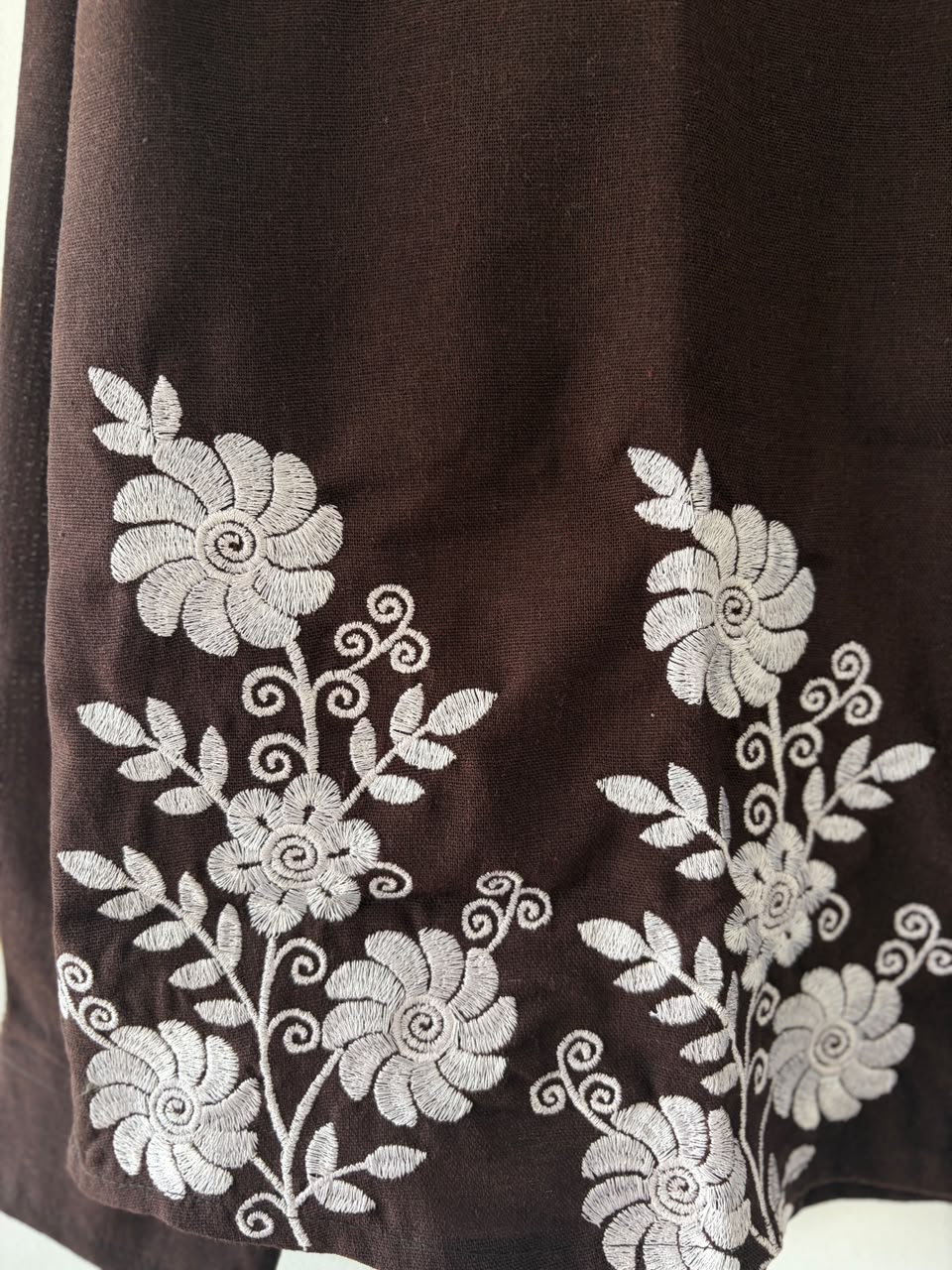 Cocoa vine embroidered shirt