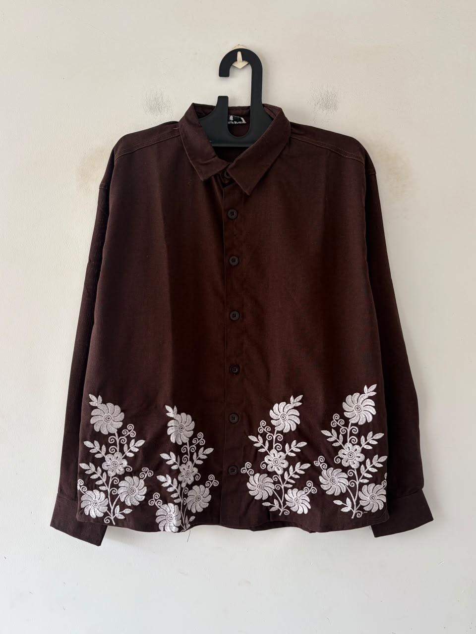 Cocoa vine embroidered shirt