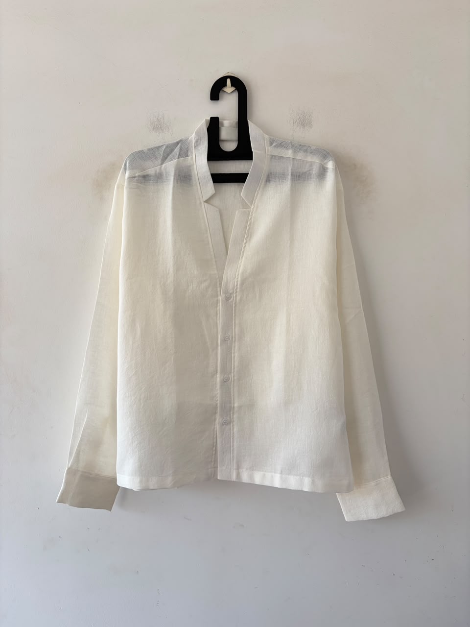 Pearl V‑notch linen shirt