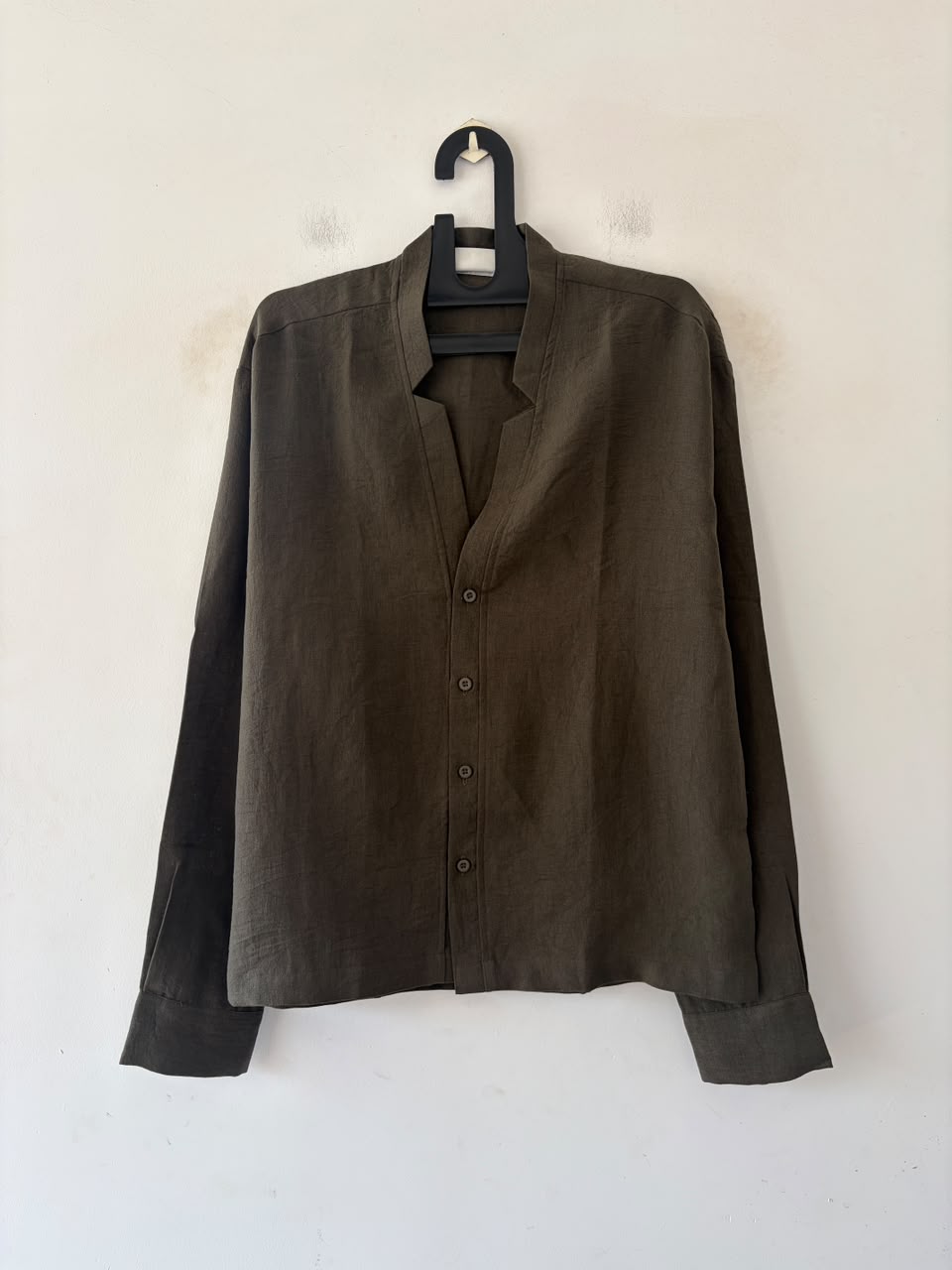 Forest veil V‑notch linen shirt