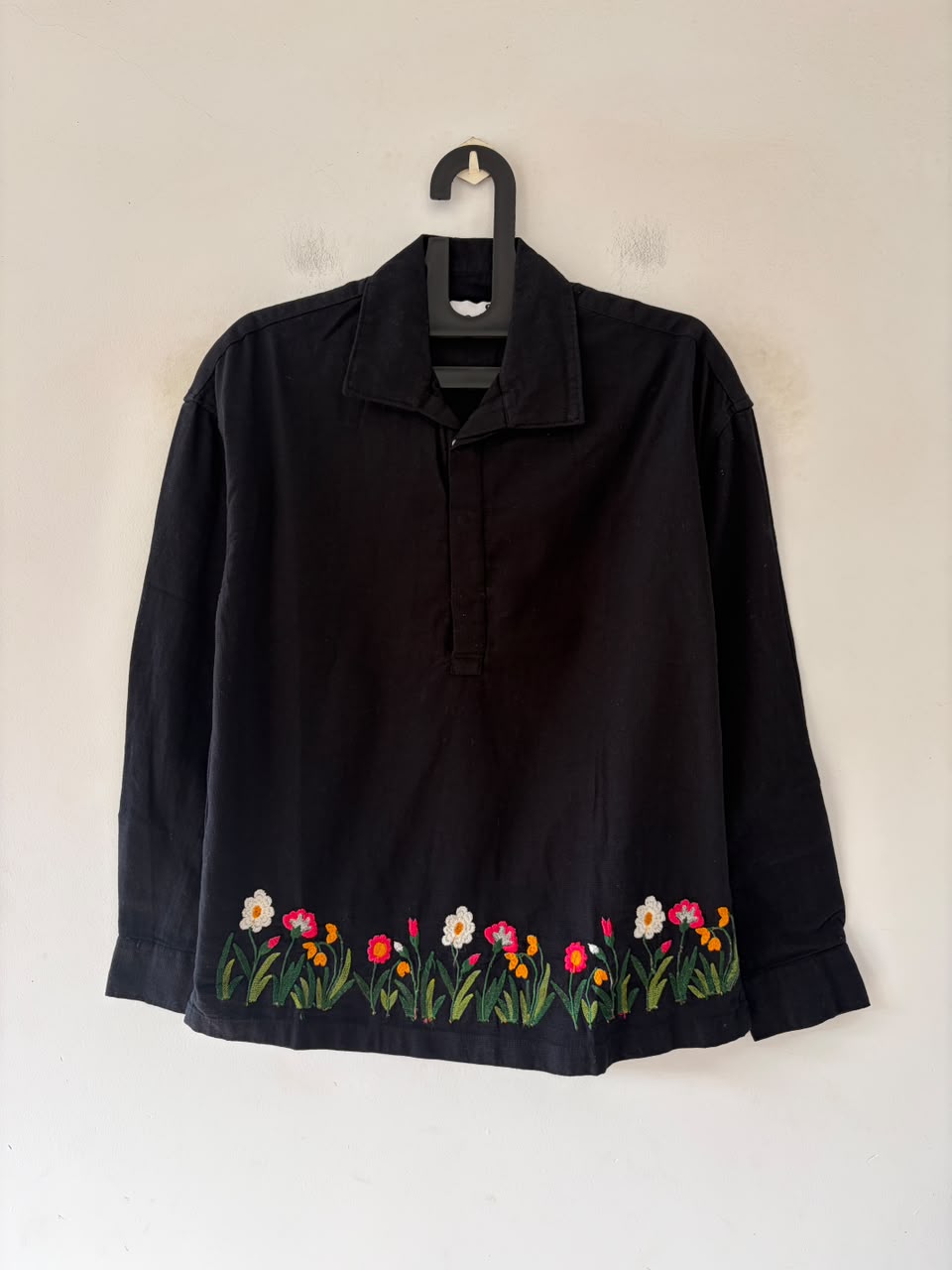 Noir flora embroidered short kurta