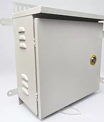 POLE MOUNT + WALLMOUNT OUTDOOR BOX HXWXD 320X300X150 SMALL