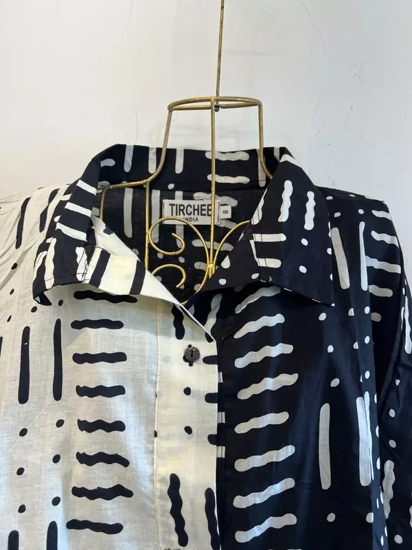 Junoon's Anti-Fit Shirt - Almost Black & Lines