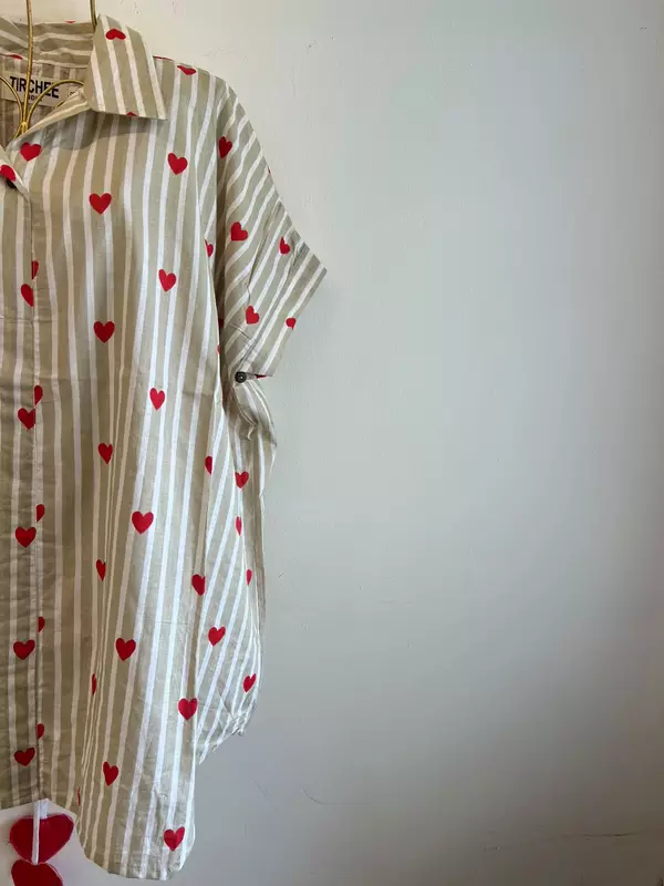Ishq's Small Anti-fit with Back Open & Tie - Cream & White with Hearts