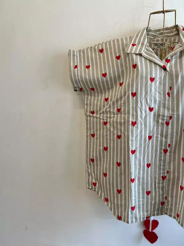 Ishq's Small Anti-fit with Back Open & Tie - Cream & White with Hearts