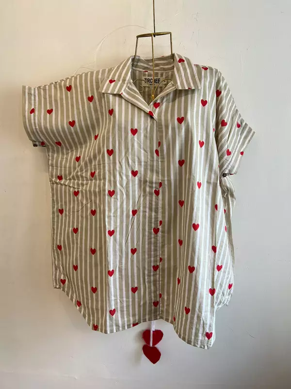 Ishq's Small Anti-fit with Back Open & Tie - Cream & White with Hearts