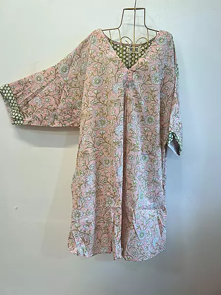 Samra's Wide-Sleeve Kaftan Dress - Soft Pink & Leaves