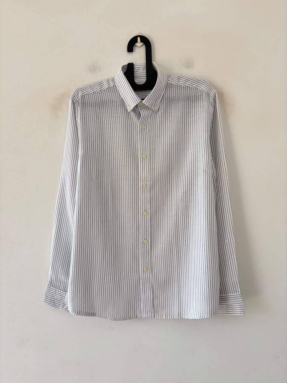 Chalk white stripes shirt