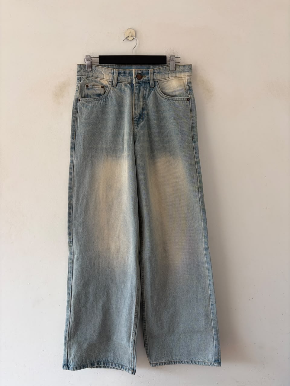Dusty cloud whisker baggy jeans