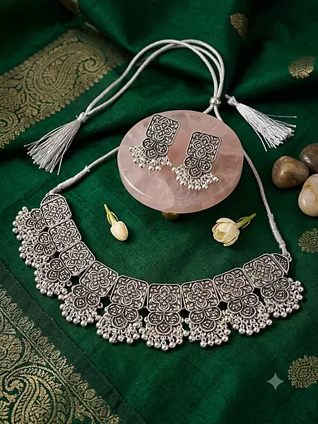 OXIDIZED SILVER NECKLACE