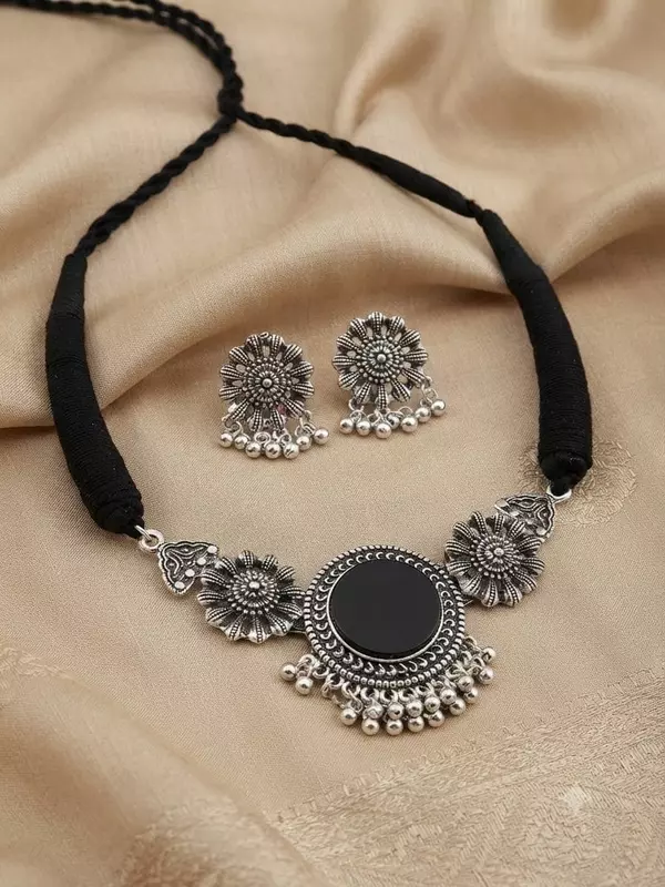 OXIDISE SILVER BLACK STONE CHOKAR