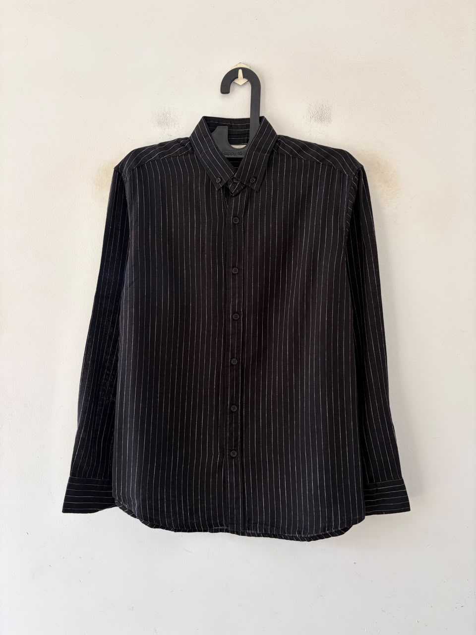 Noir linen pin stripes shirt