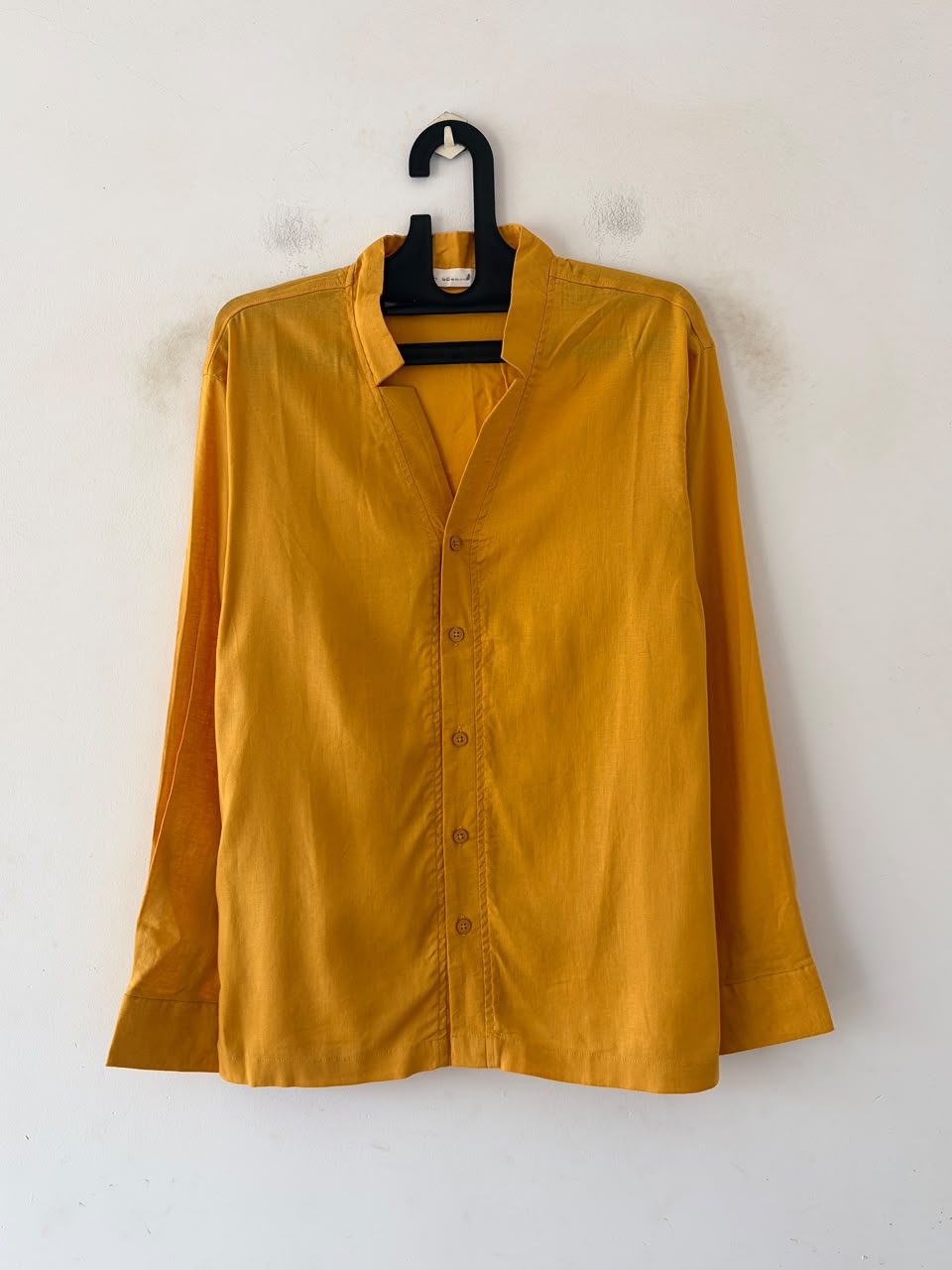 Vintage gold V‑notch linen shirt