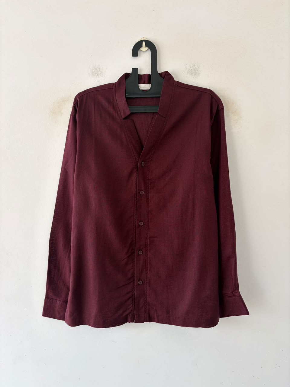 Garnet V‑notch linen shirt
