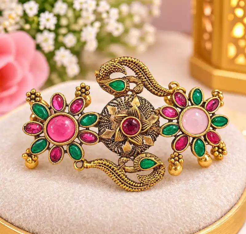 Traditional-inspired statement ring