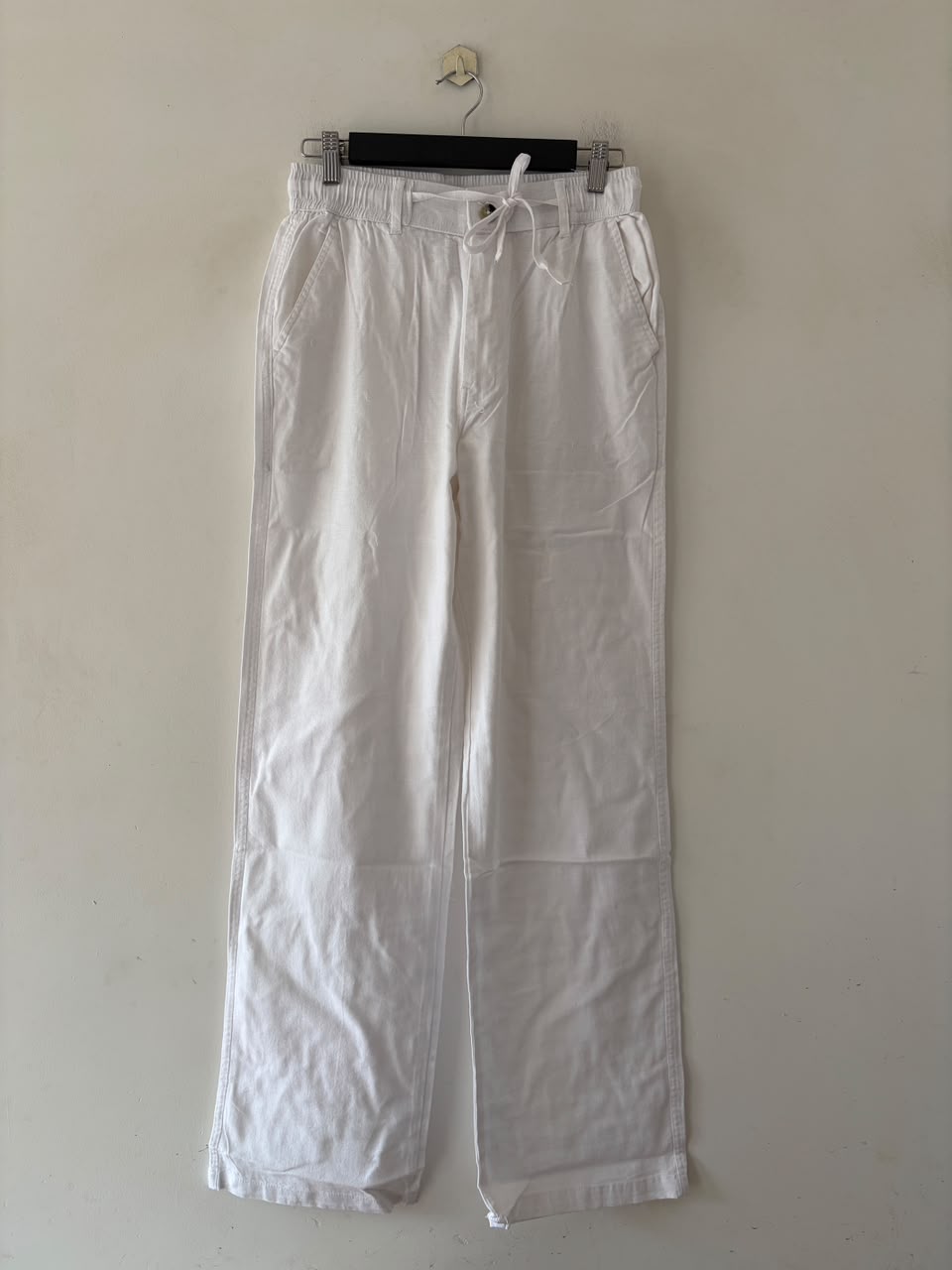 Pearl white straight-fit linen pants