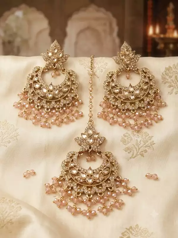 Traditional Indian earing with maang tikka