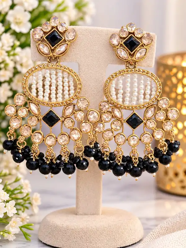 Luxurious vintage-inspired chandelier earring