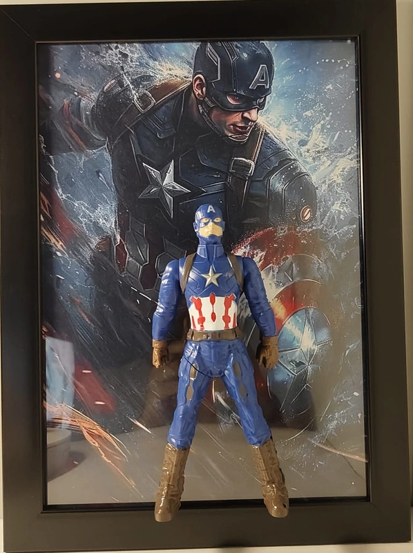 Caption America detachable Die Cast Frame ! Size A4 !