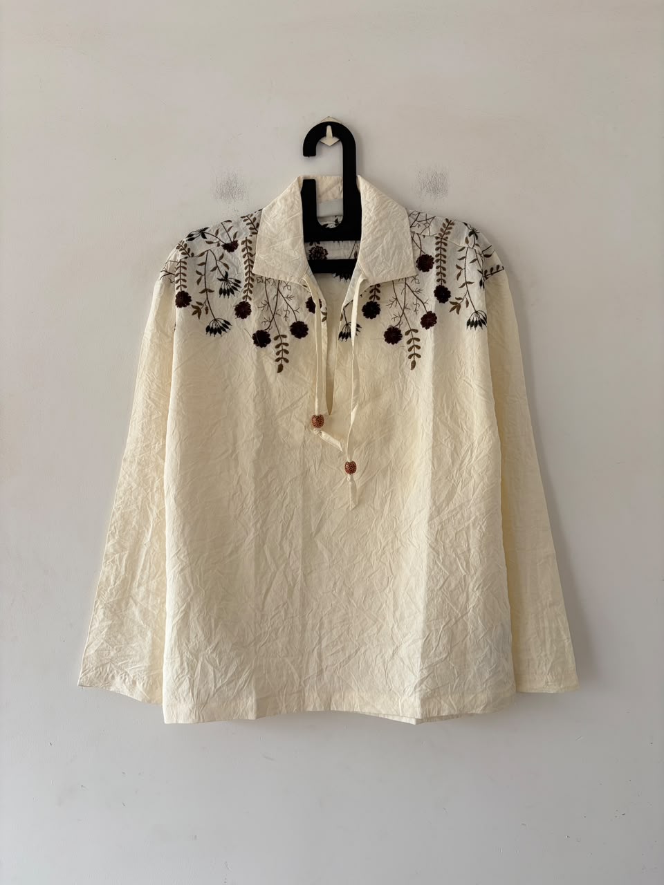 Off-white luxe embroidered kurta