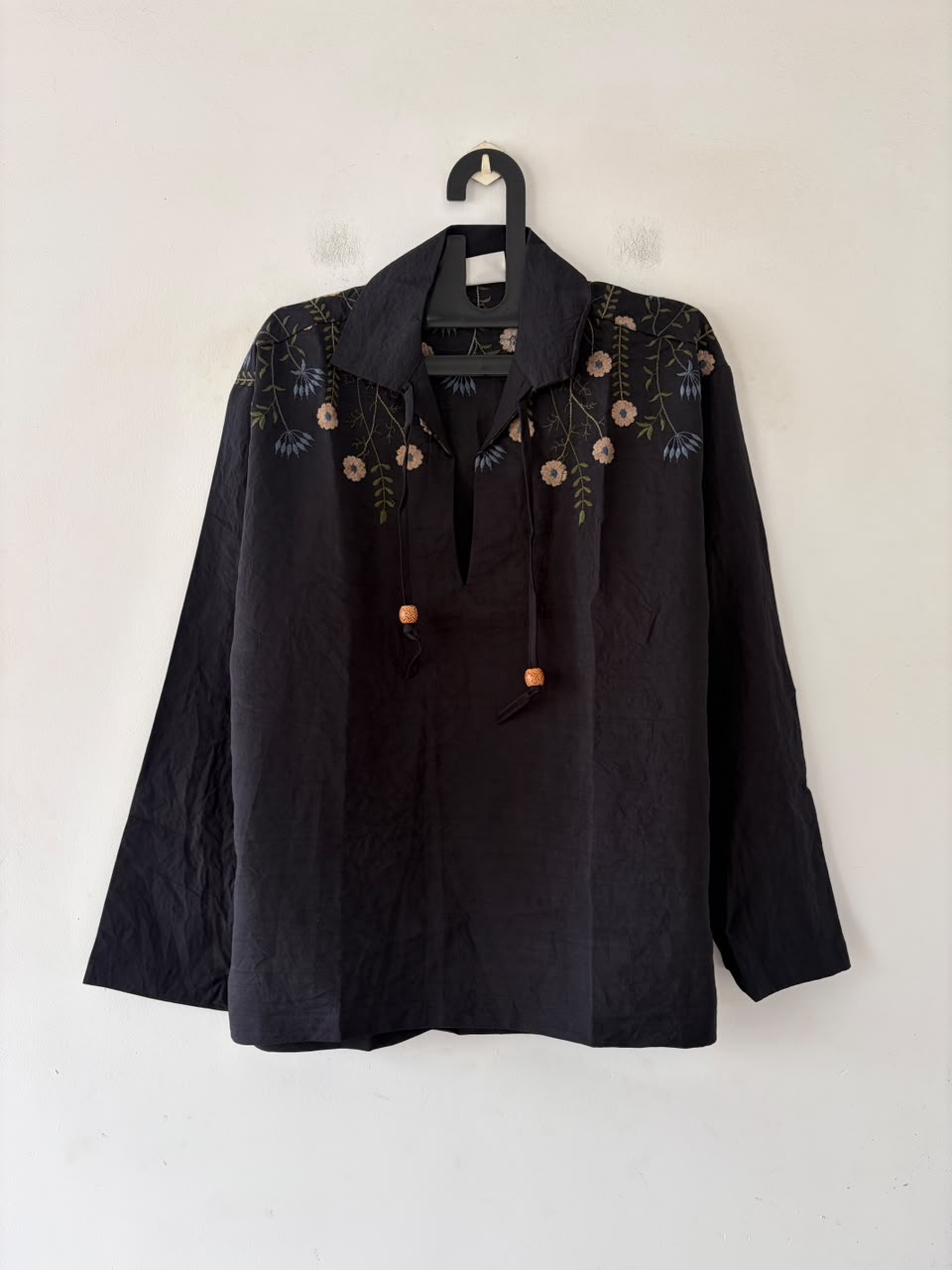 Obsidian flora embroidered kurta