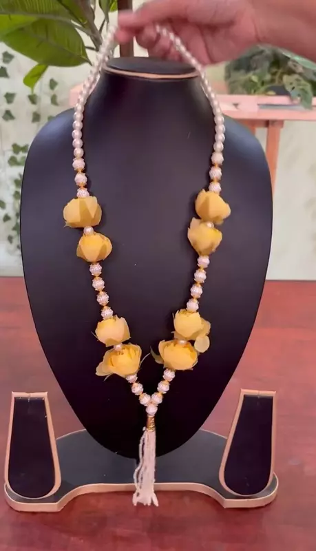 Welcome Barati Swagat Pearl Royal Flower Mala
