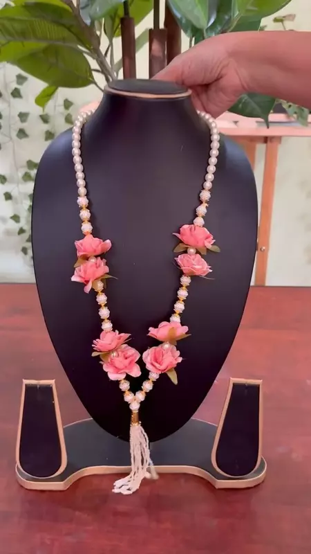 Welcome Barati Swagat Pearl Royal Flower Mala